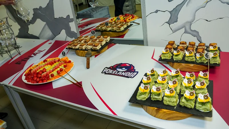 Dezertový stůl na openingu Pokélandie