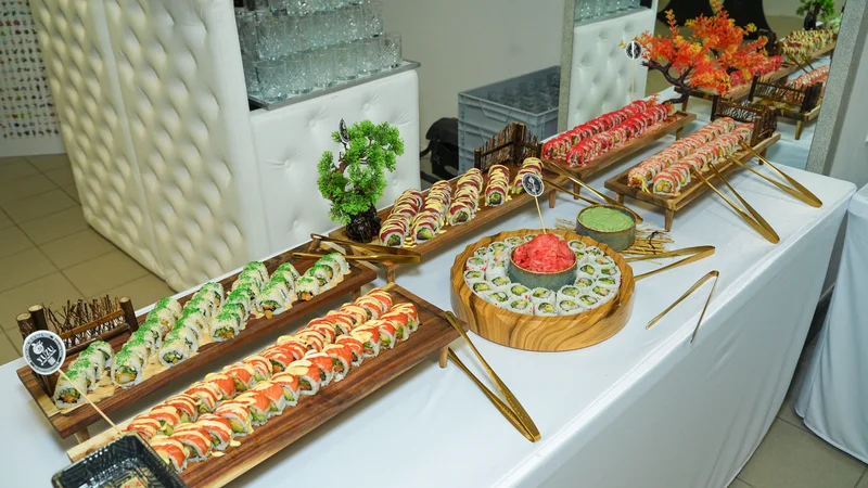 Sushi catering YUZU na VIP openingu Pokélandie